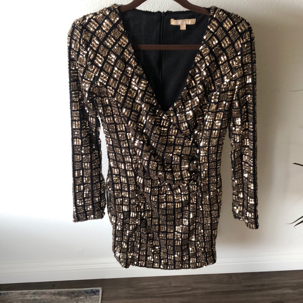 Sexy Black dress w/gold sequins squares (L)